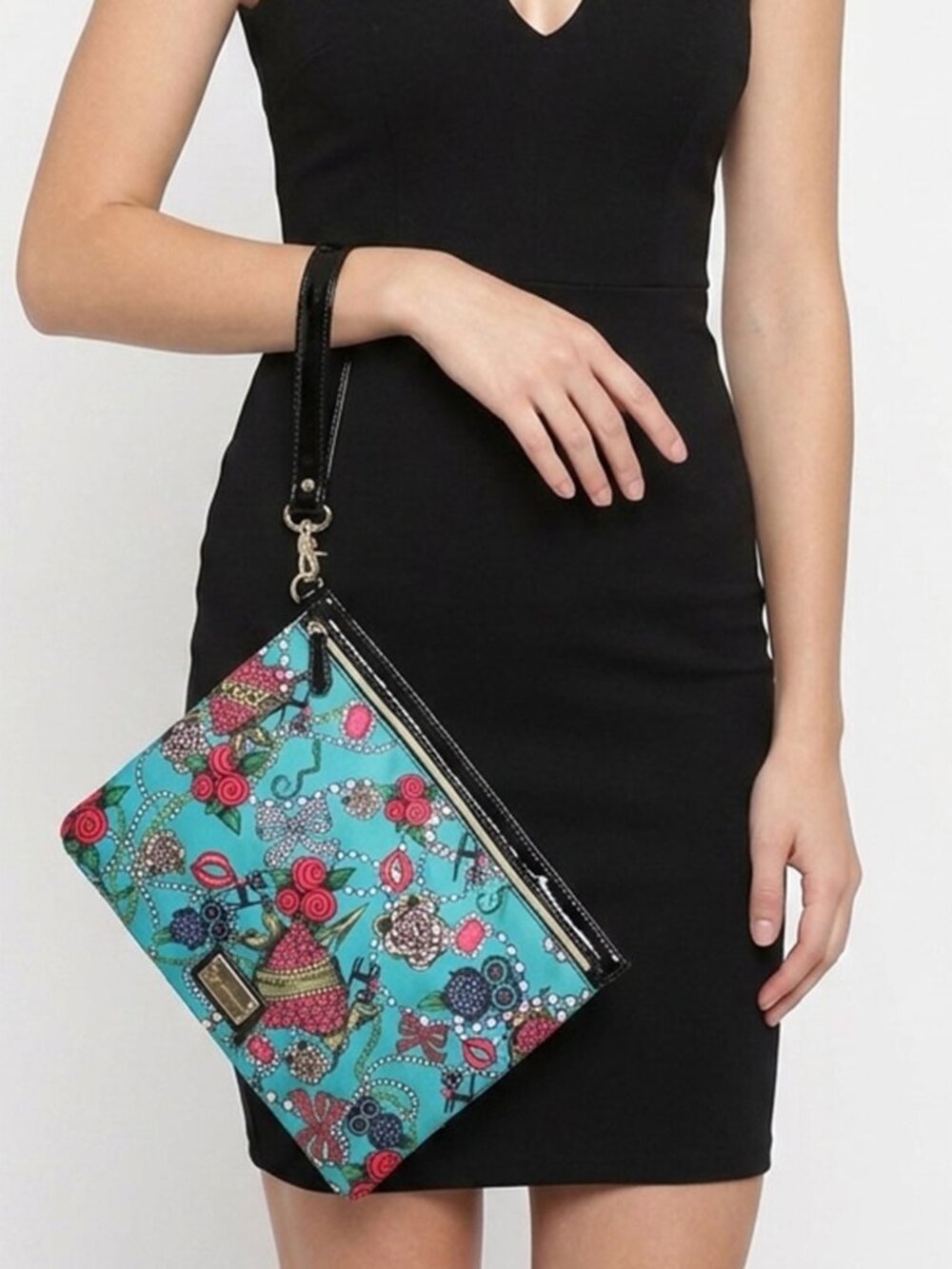 Betsey Johnson Teal Graphic Print Large Wristlet Clutch Bag • Patent Trim